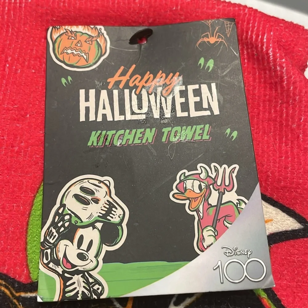 NEW Disney kitchen towels Halloween Evil Isn’t Born‎ It’s Made Set of 2